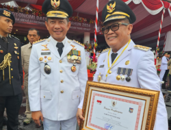 Pj Bupati Konawe Harmin Ramba Raih Penghargaan Dari Presiden Jokowi