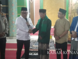 Harmin Ramba Pimpin Takbir Akbar di Masjid Agung Babussalam Unaaha