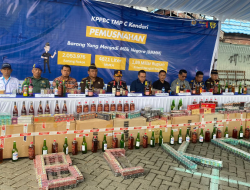 2,5 Juta Batang Rokok dan 487 Liter Miras Ilegal Dimusnahkan, Nilai Barang Capai Rp3 Miliar