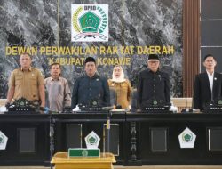 Sidang Paripurna : Dewan Konawe Terima LKPJ Bupati Konawe Tahun 2025